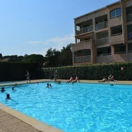 A Sainte-maxime: 3 Pieces, Terrasse, Piscine, Clim, Proche - Fr-1-226-340
