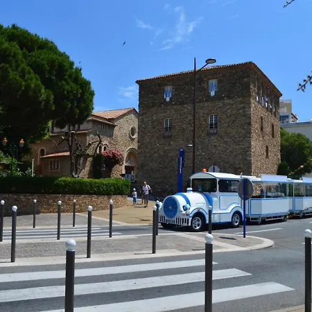 A Sainte-maxime: 3 Pieces, Terrasse, Piscine, Clim, Proche - Fr-1-226-340 Апартаменты Сент-Максим
