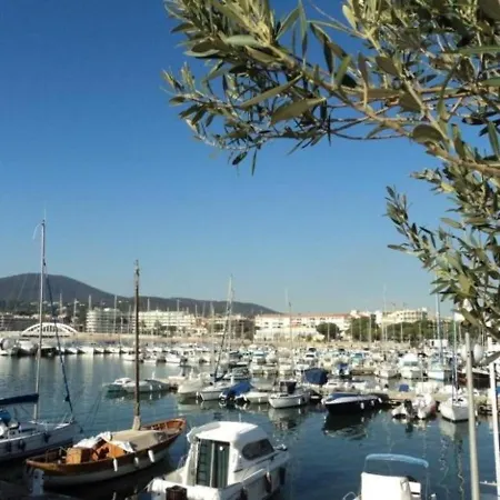 A Sainte-maxime: 3 Pieces, Terrasse, Piscine, Clim, Proche - Fr-1-226-340 Апартаменты Сент-Максим