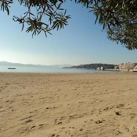 A Sainte-maxime: 3 Pieces, Terrasse, Piscine, Clim, Proche - Fr-1-226-340 Апартаменты *